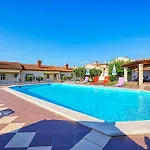 Marina 3 With Shared Pool Rovinjsko Selo