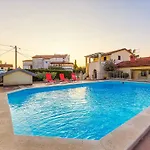 Marina 3 With Shared Pool Appartement