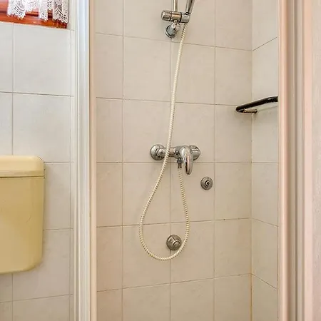 Apartman Marina 3 With Shared Pool