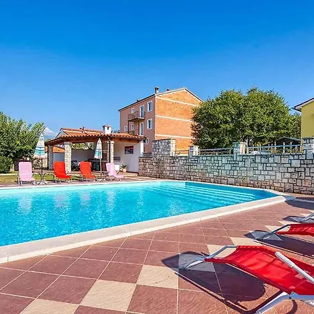 Apartman Marina 3 With Shared Pool