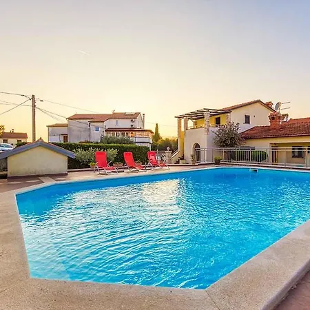 Marina 3 With Shared Pool Apartman