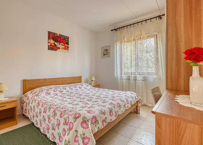 Apartamento Marina 3 With Shared Pool Rovinjsko Selo
