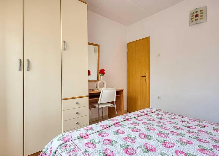Marina 3 With Shared Pool Apartamento *