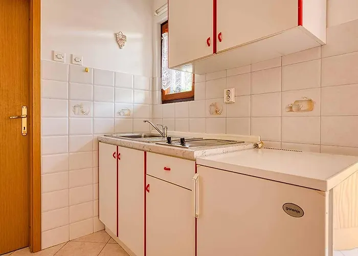 Apartment Marina 3 With Shared Pool
