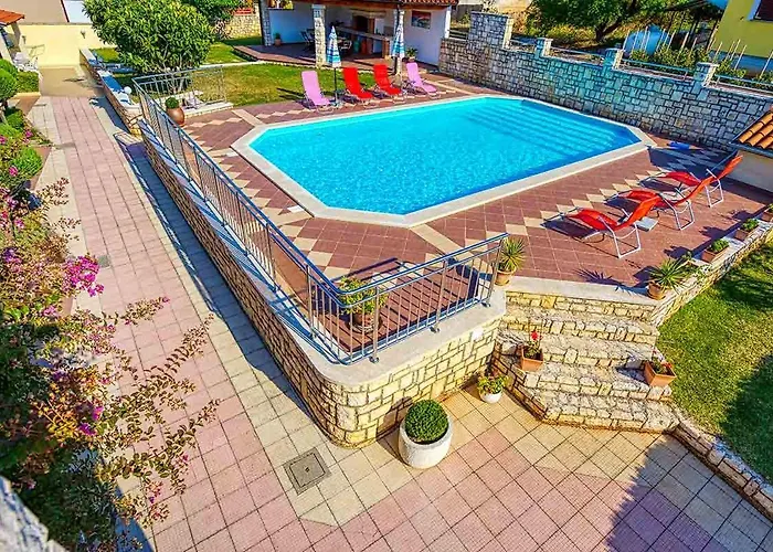 Marina 3 With Shared Pool Rovinjsko Selo