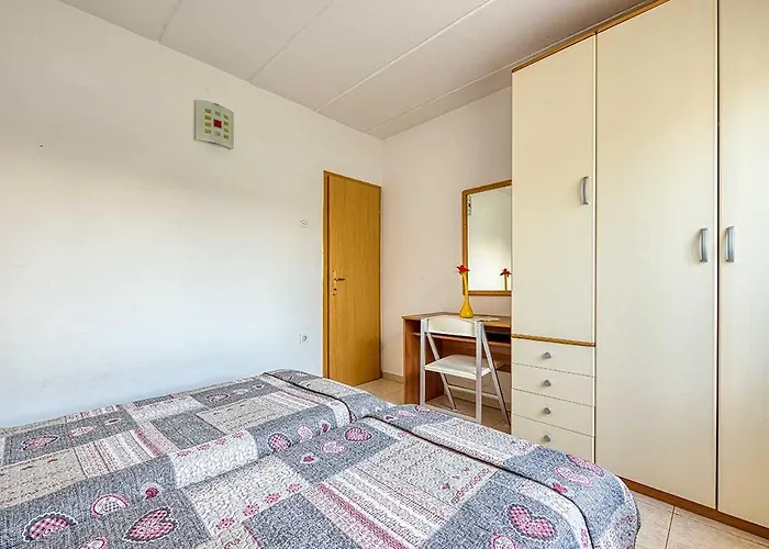 Marina 3 With Shared Pool Apartment